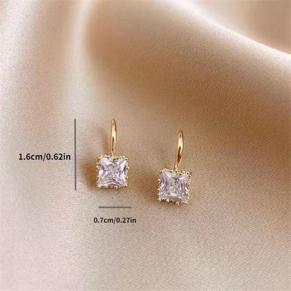 Antique Yellow Gold Princess Cut Diamond Crystal Drop Earrings - Picture 2 of 3
